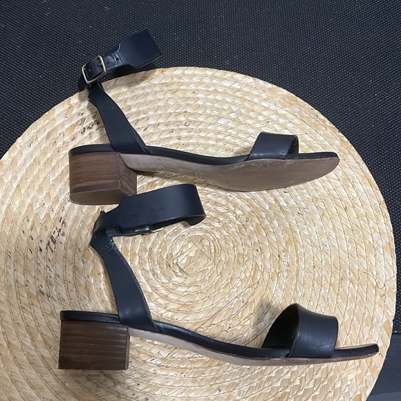 J.Crew Italy Made Navy Leather Sandals Size 6 - Picture 12 of 13